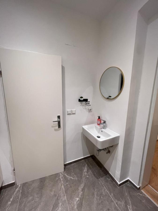 Apartment Near Metro & Netflix Vídeň Exteriér fotografie